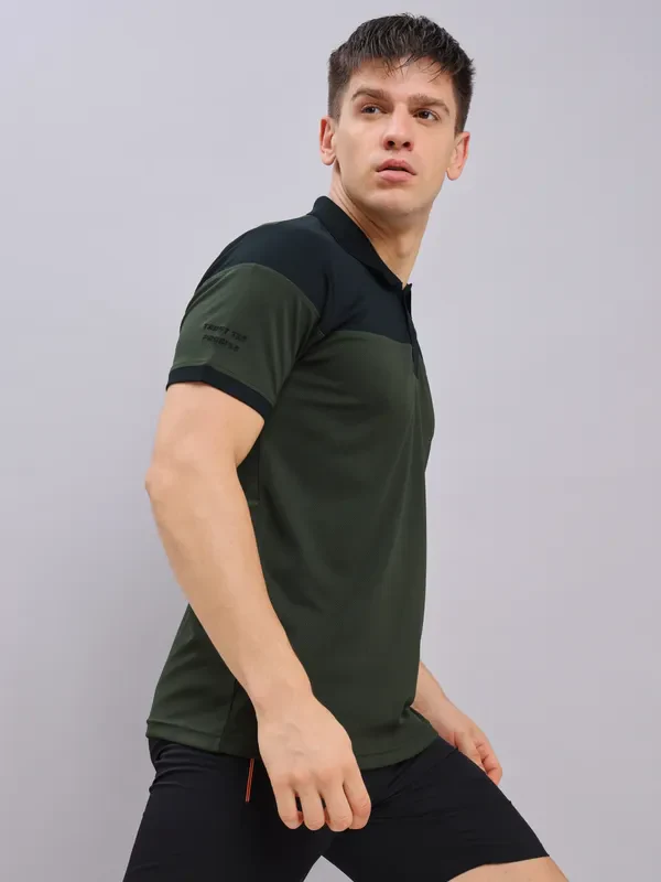 Men Colorblock Slim Fit Polo T-shirt with TECHNO DRY - Image 4