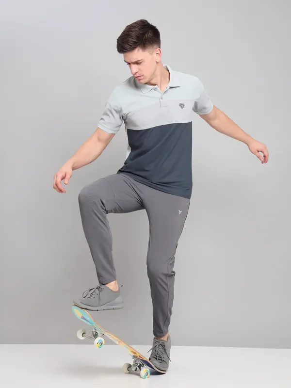 Men Colorblock Slim Fit Polo T-shirt with MATPIQ - Image 2