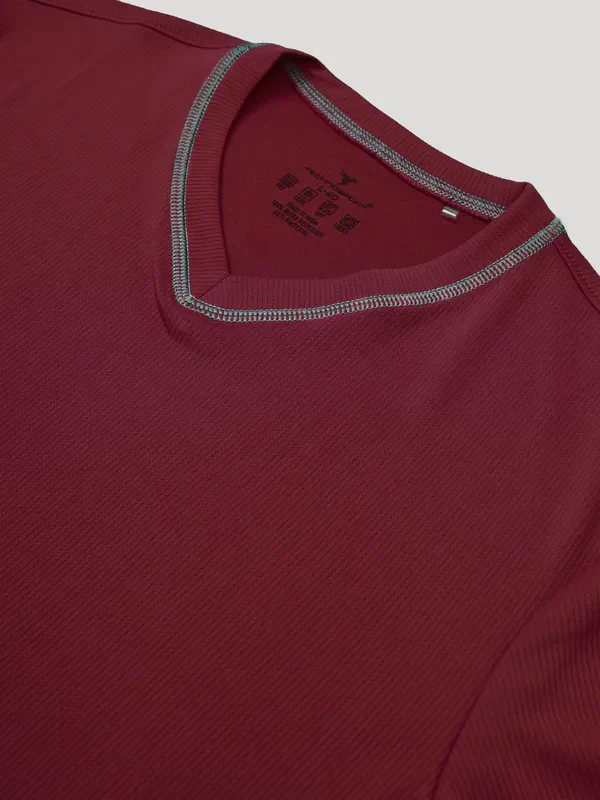 Men Solid Slim Fit V Neck T-shirt with TECHNO COOL+ - Image 8