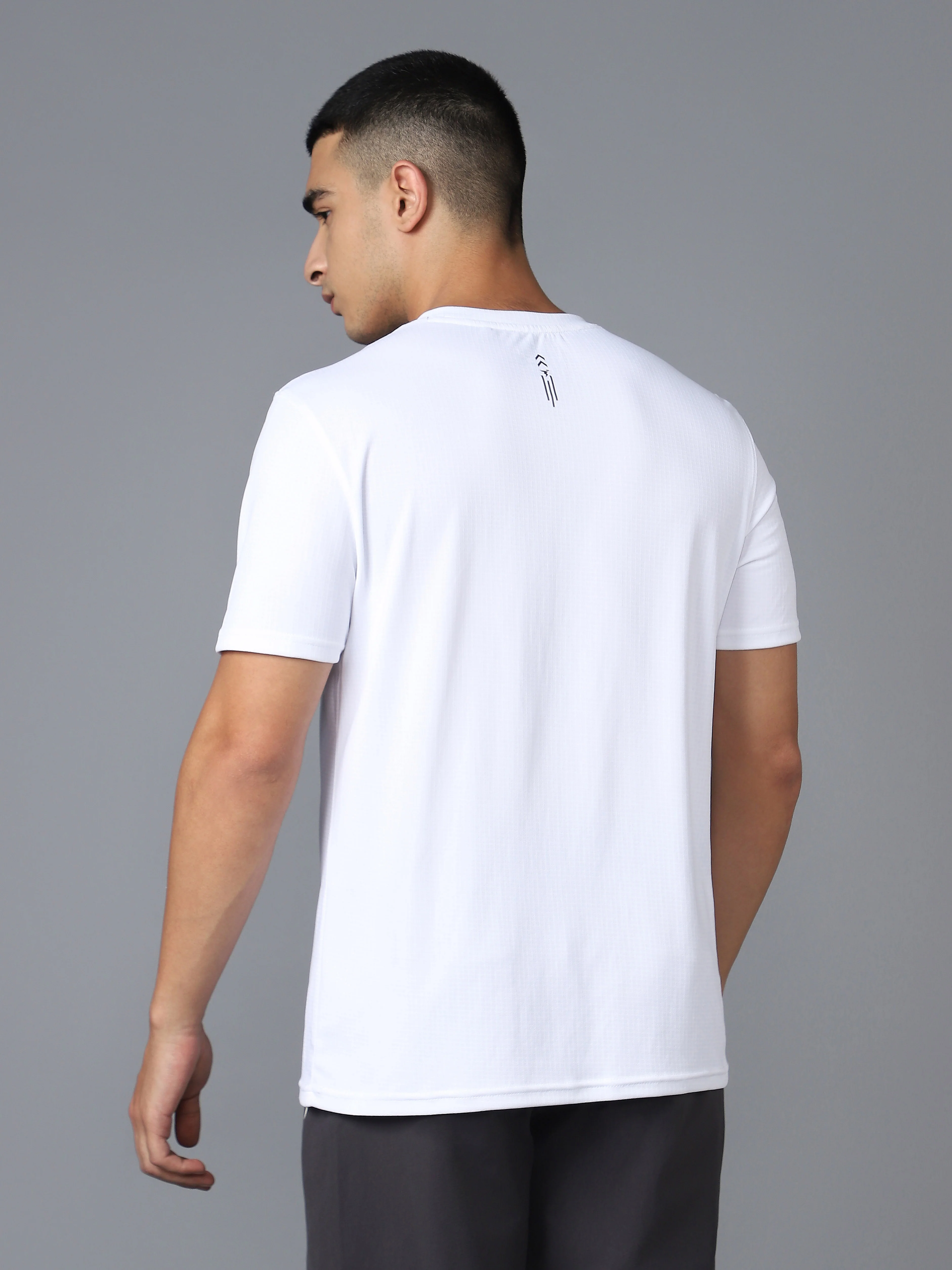 Men Printed Regular Fit Crew Neck T-shirt with TECHNO COOL+ - Image 2