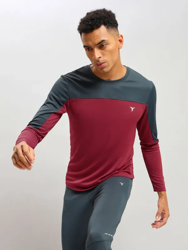 Men Colorblock Slim Fit Crew Neck T-shirt with TECHNO COOL+