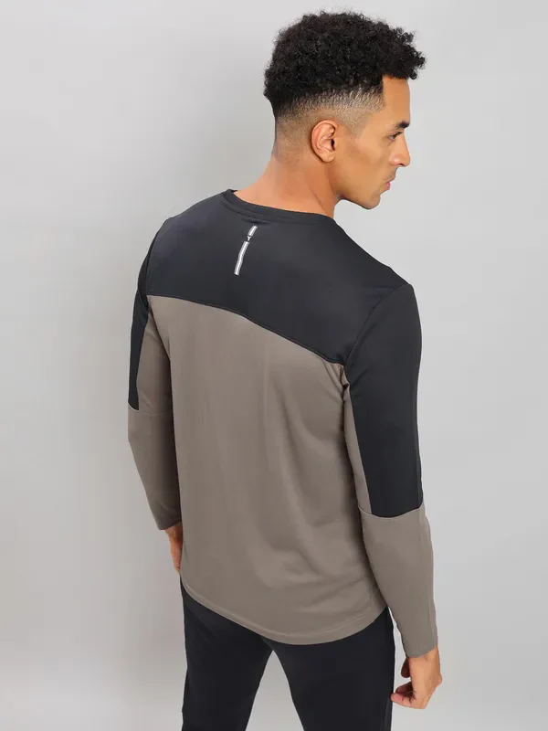 Men Colorblock Slim Fit Crew Neck T-shirt with TECHNO COOL+ - Image 3