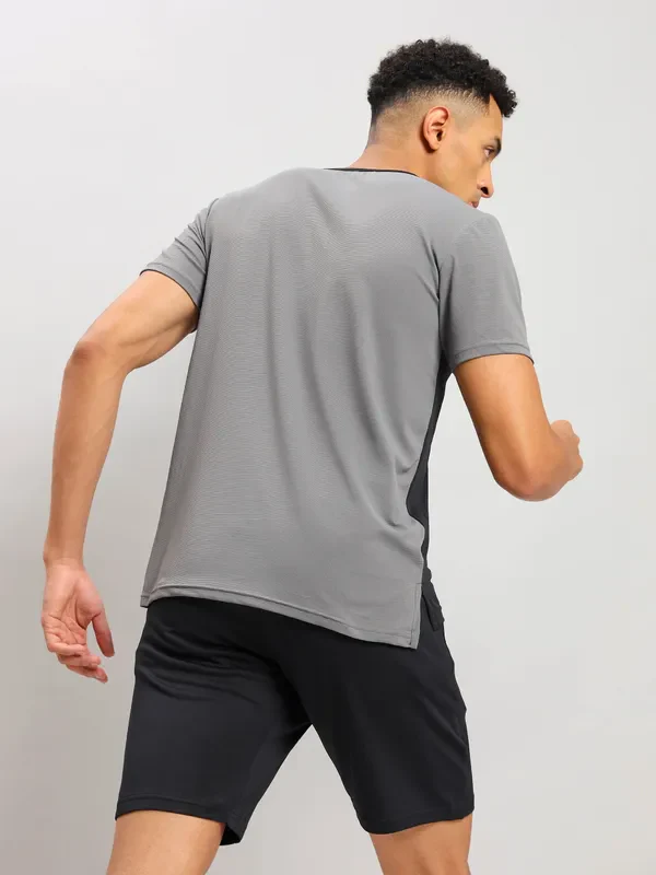 Men Solid Slim Fit Crew Neck T-shirt with ELASTO PLUS - Image 3