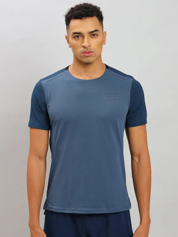 Men Solid Slim Fit Crew Neck T-shirt with ELASTO PLUS