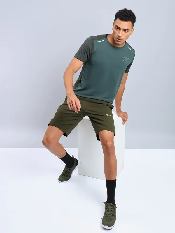 Men Solid Slim Fit Crew Neck T-shirt with ELASTO PLUS - Image 4