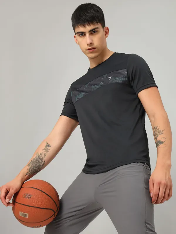 Men Printed Slim Fit Crew Neck T-shirt with TECHNO COOL+ - Image 4