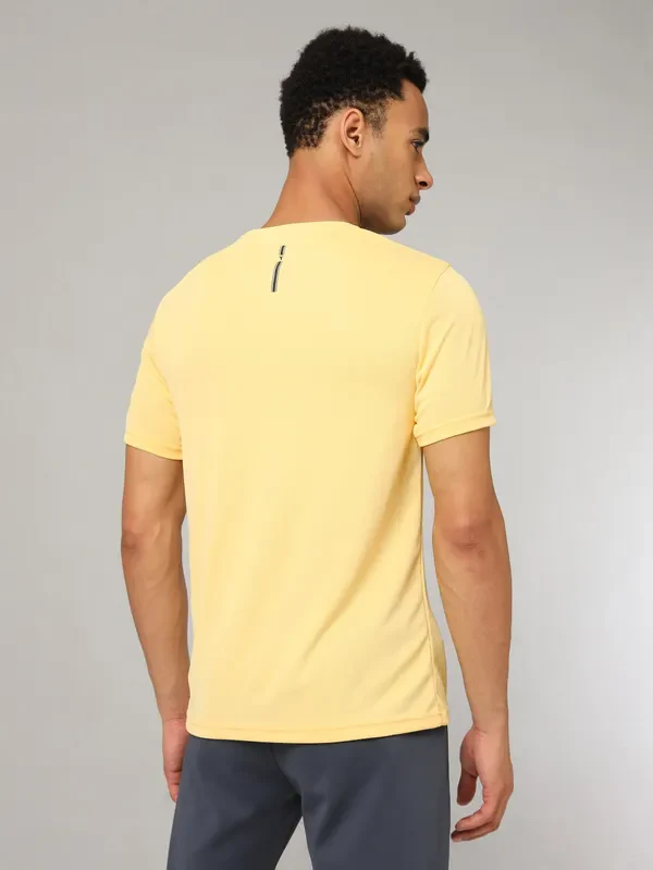 Men Printed Slim Fit Crew Neck T-shirt with TECHNO COOL+ - Image 2