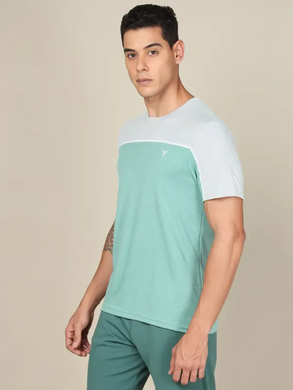 Men Colorblock Slim Fit Crew Neck T-shirt with TECHNO COOL+ - Image 3