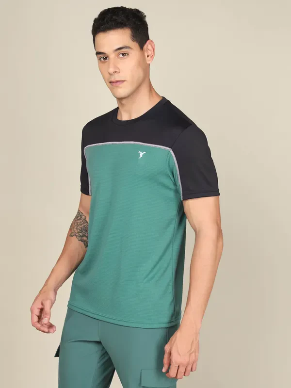 Men Colorblock Slim Fit Crew Neck T-shirt with TECHNO COOL+ - Image 4