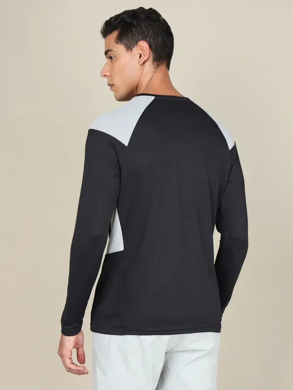 Men Colorblock Slim Fit Crew Neck T-shirt with TECHNO COOL+ - Image 2