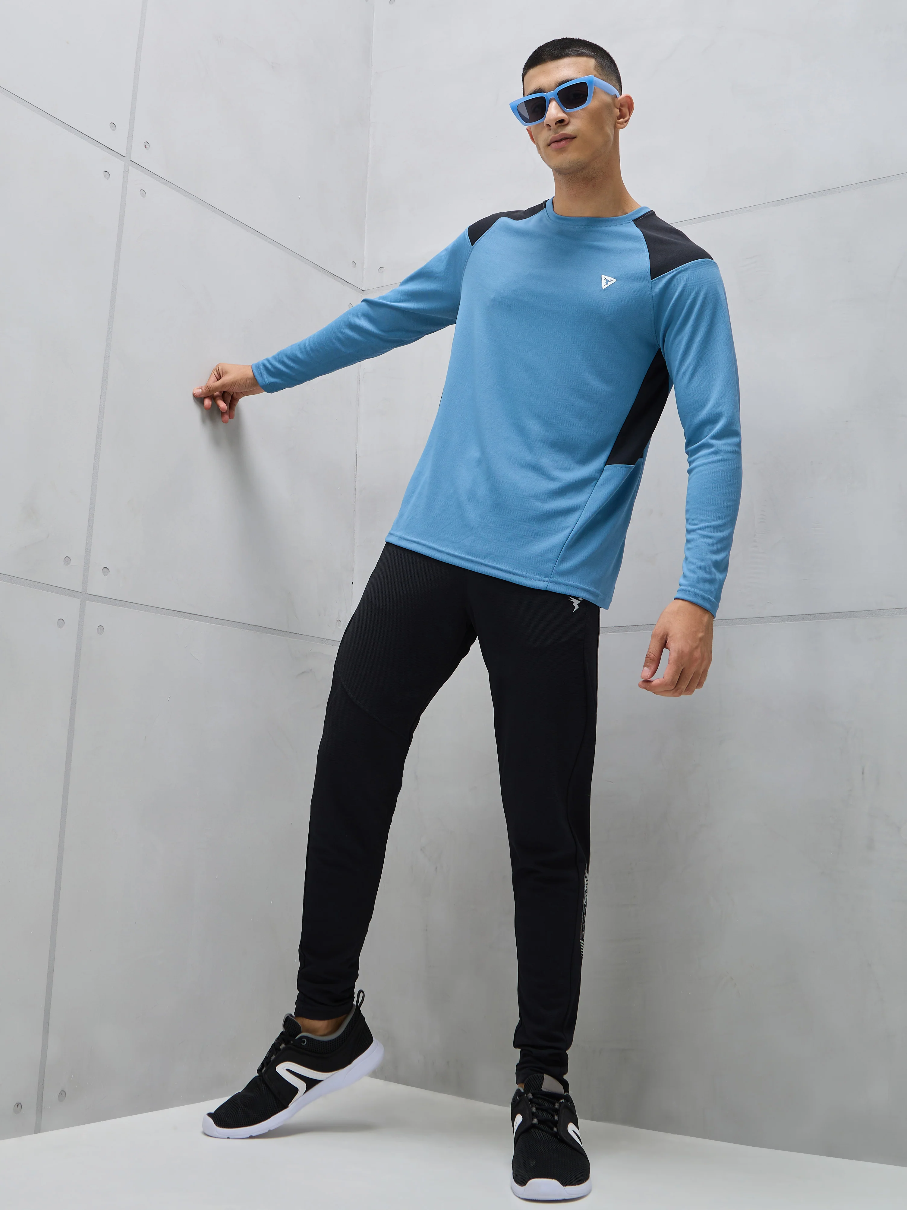Men Colorblock Slim Fit Crew Neck T-shirt with TECHNO COOL+ - Image 4