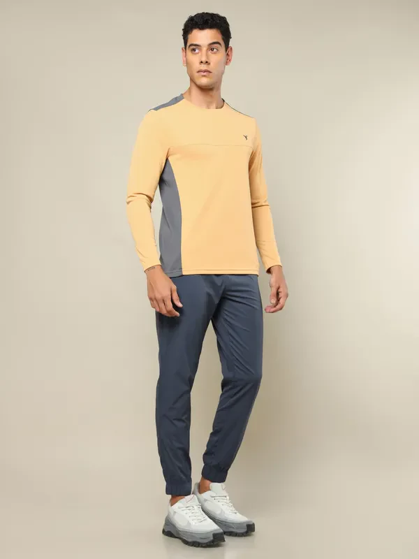 Men Colorblock Slim Fit Crew Neck T-shirt with TECHNO COOL+ - Image 3