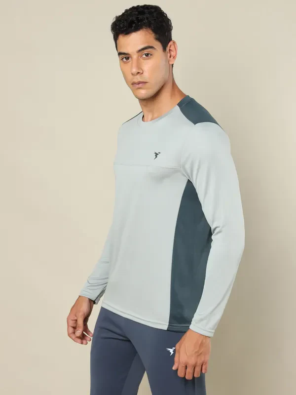 Men Colorblock Slim Fit Crew Neck T-shirt with TECHNO COOL+ - Image 5