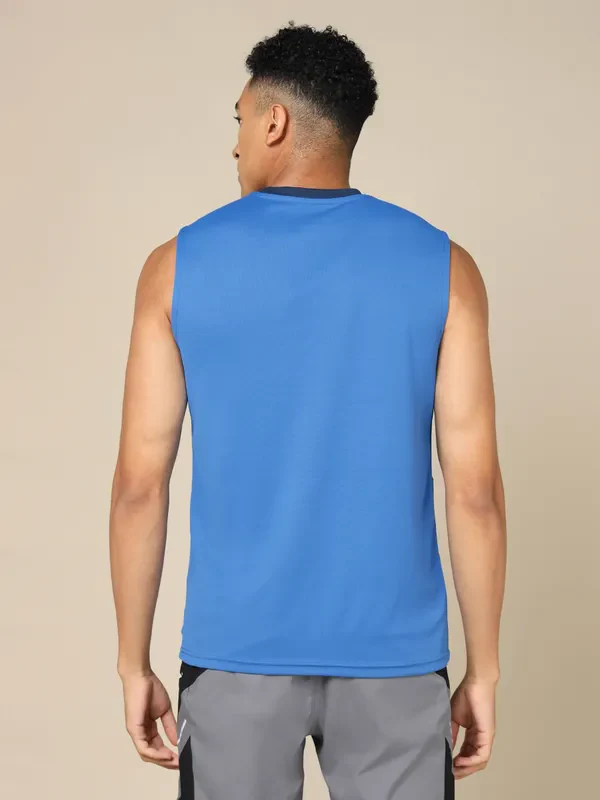 Men Colorblock Slim Fit Crew Neck Innerwear Vest with TECHNO COOL+ - Image 3