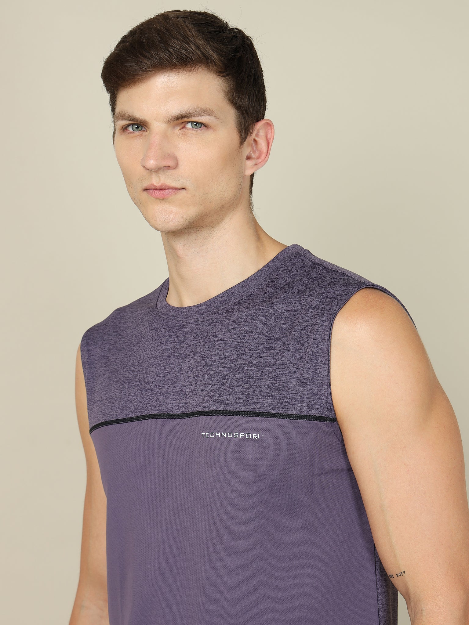 Men Colorblock Slim Fit Crew Neck Innerwear Vest with TECHNO COOL+ - Image 5