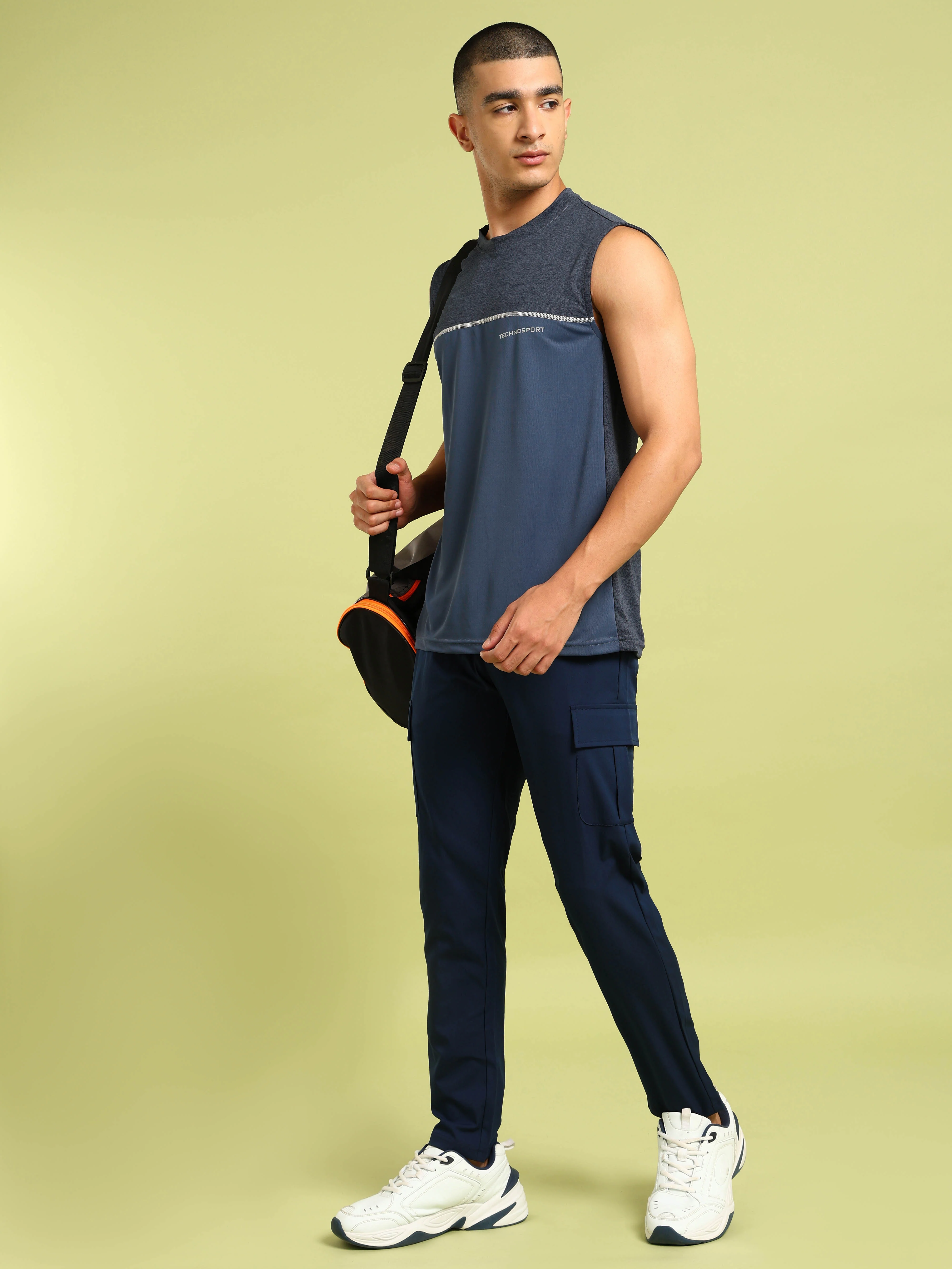Men Colorblock Slim Fit Crew Neck Innerwear Vest with TECHNO COOL+ - Image 5