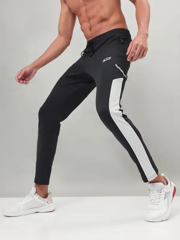 Men Colorblock Relax Fit Trackpants with ELASTO PLUS - Image 2