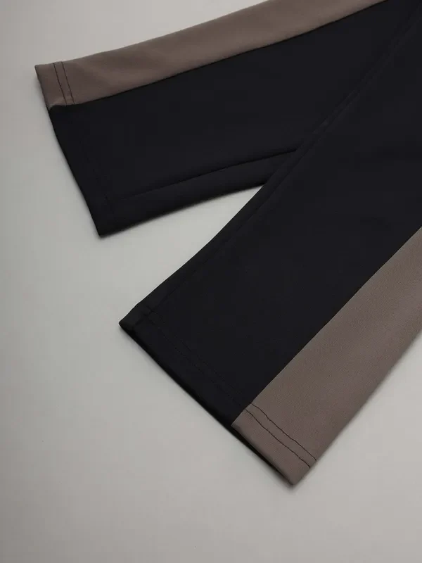 Men Colorblock Relax Fit Trackpants with ELASTO PLUS - Image 2