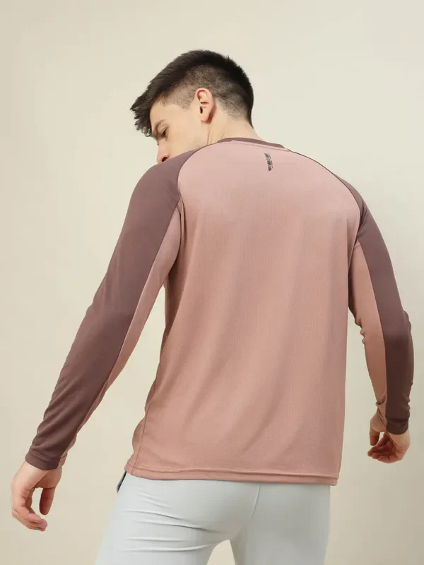 Men Colorblock Slim Fit Crew Neck T-shirt with TECHNO COOL+ - Image 2