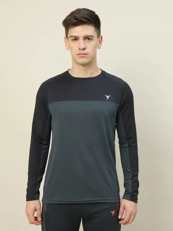 Men Colorblock Slim Fit Crew Neck T-shirt with TECHNO COOL+ - Image 3