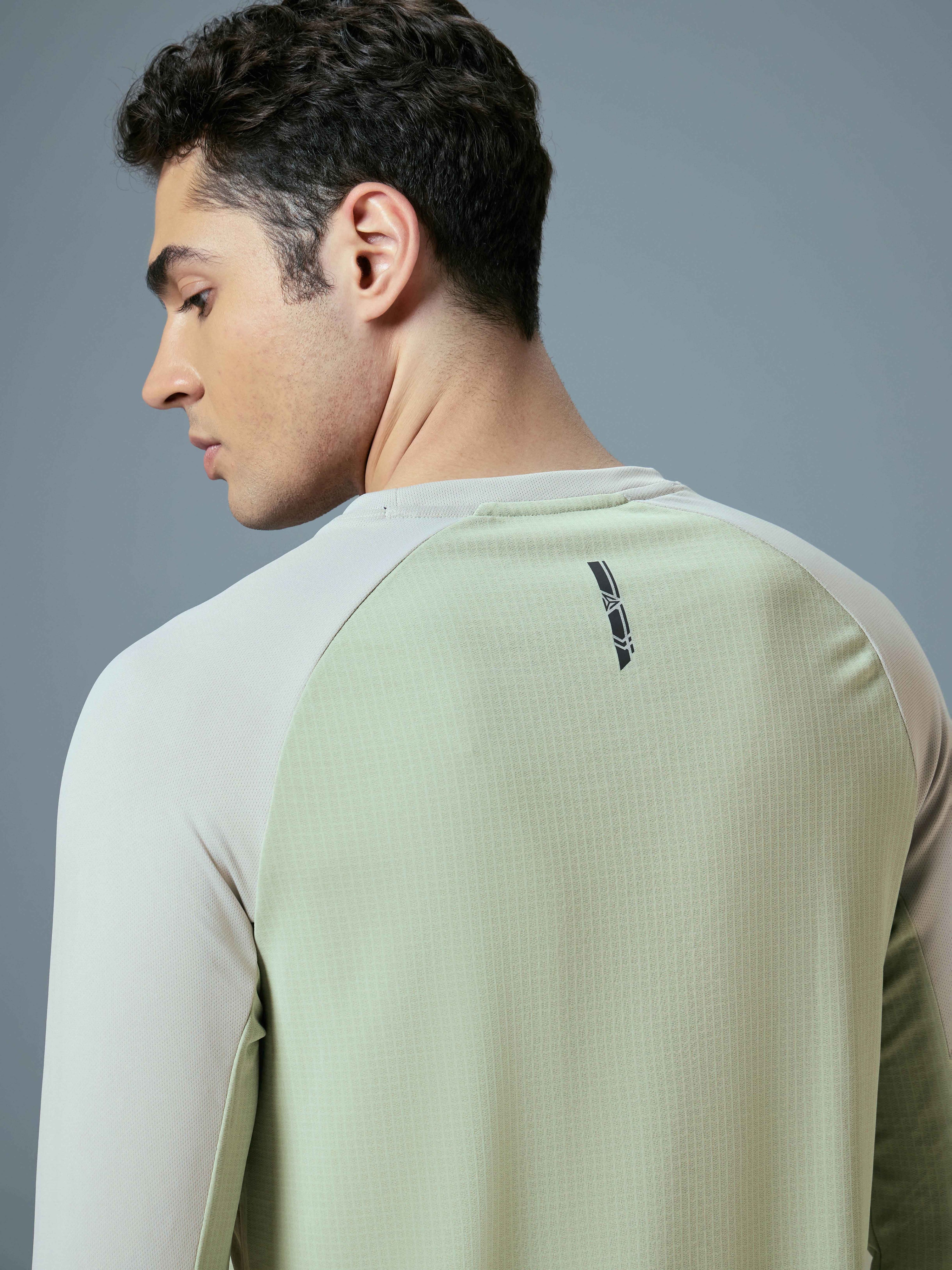 Men Colorblock Slim Fit Crew Neck T-shirt with TECHNO COOL+ - Image 7