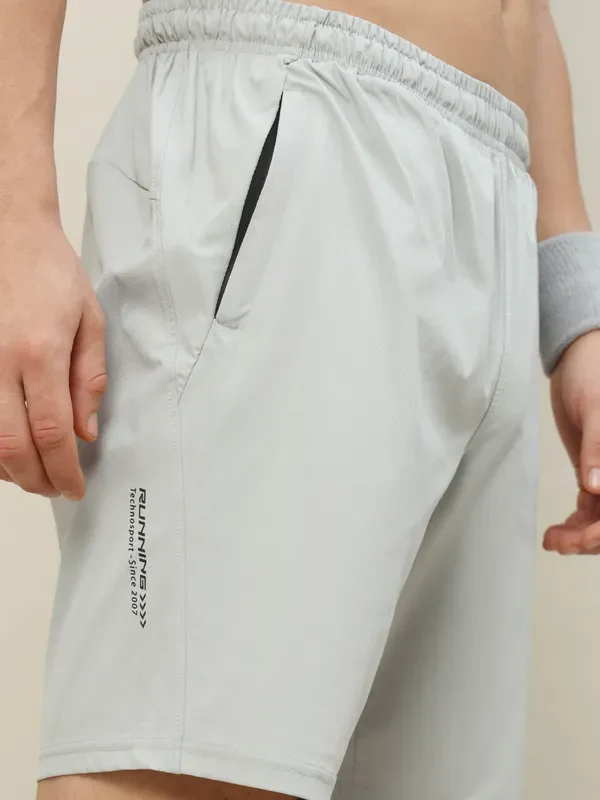 Men Solid Relax Fit Shorts with TECHNOLITE - Image 5