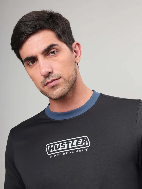 Men Printed Slim Fit Crew Neck Sweatshirt with TECHNO WARM+ - Image 6