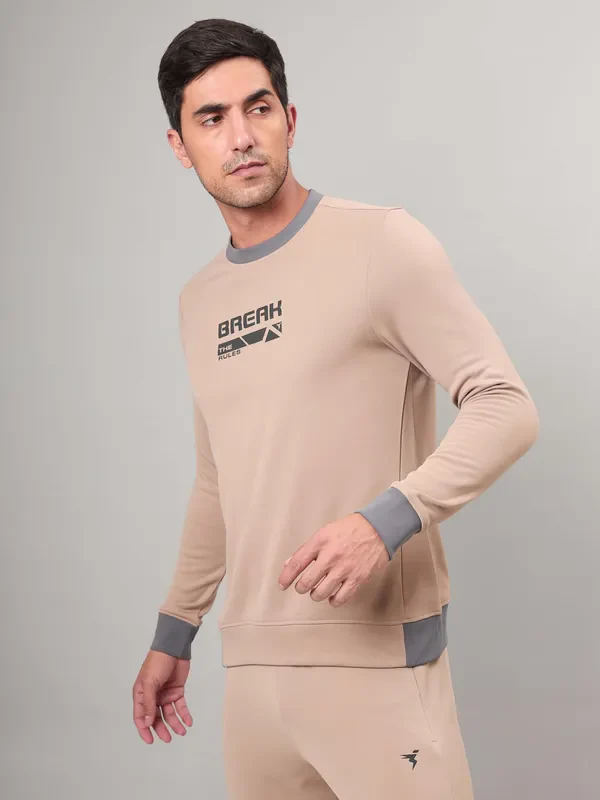 Men Printed Slim Fit Crew Neck Sweatshirt with TECHNO WARM+ - Image 4