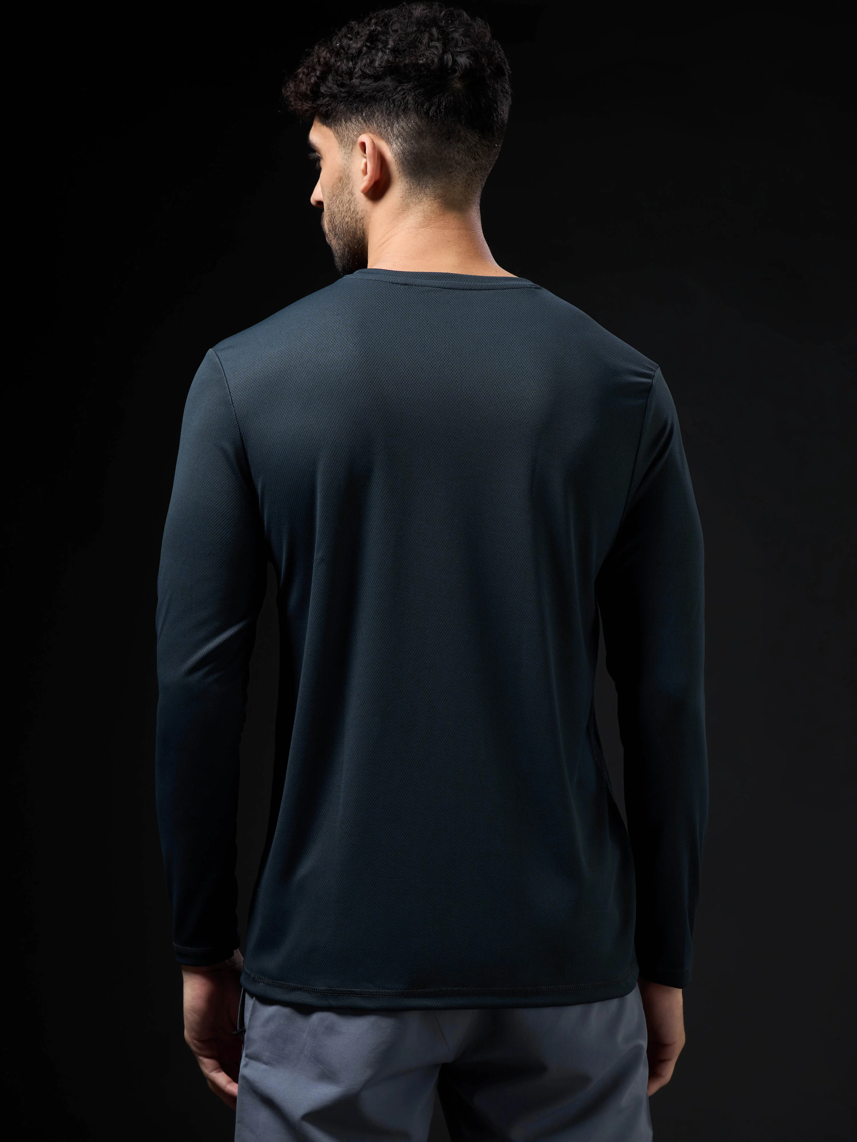Men Solid Slim Fit Crew Neck T-shirt with TECHNO COOL+ - Image 3