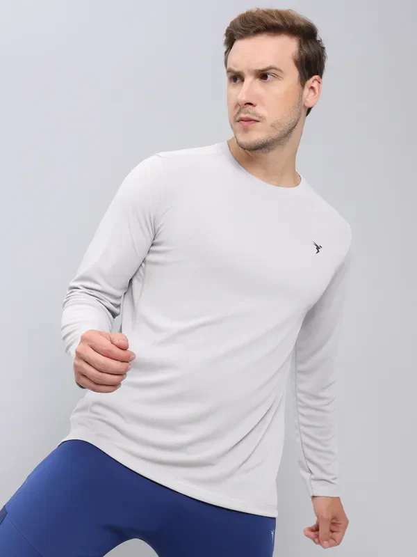 Men Solid Slim Fit Crew Neck T-shirt with TECHNO COOL+