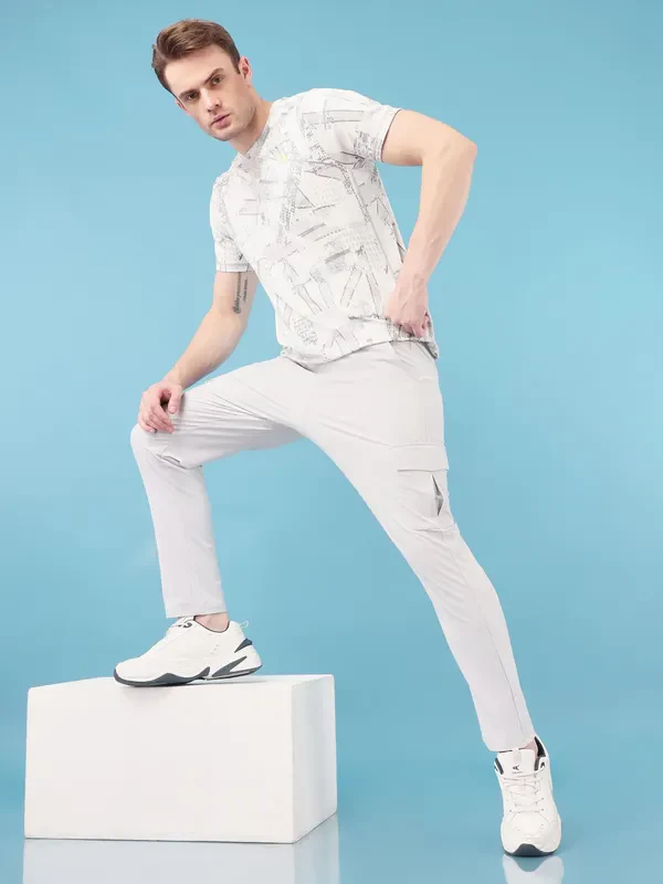 Men Solid Relax Fit Cargo Trackpants with DURACOOL+ - Image 4