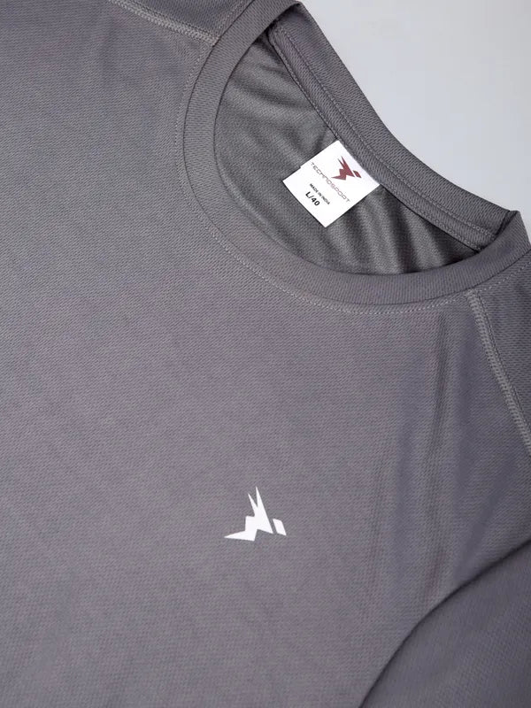 Men Solid Slim Fit Crew Neck T-shirt with TECHNO COOL+ - Image 8