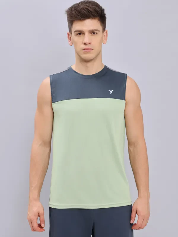Men Colorblock Slim Fit Crew Neck Innerwear Vest with TECHNO COOL+