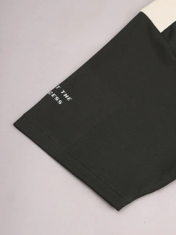 Men Colorblock Slim Fit Polo T-shirt with TECHNO COOL+ - Image 7
