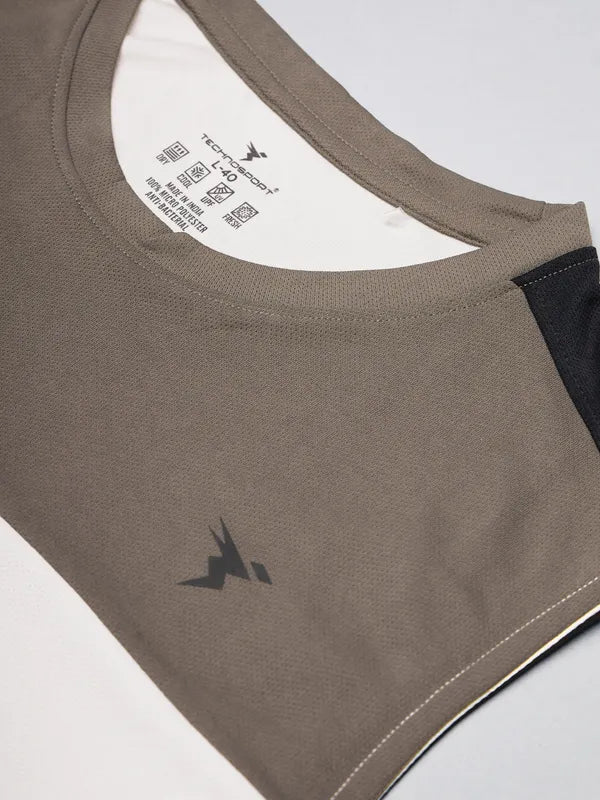 Men Colorblock Slim Fit Crew Neck Innerwear Vest with TECHNO COOL+ - Image 8