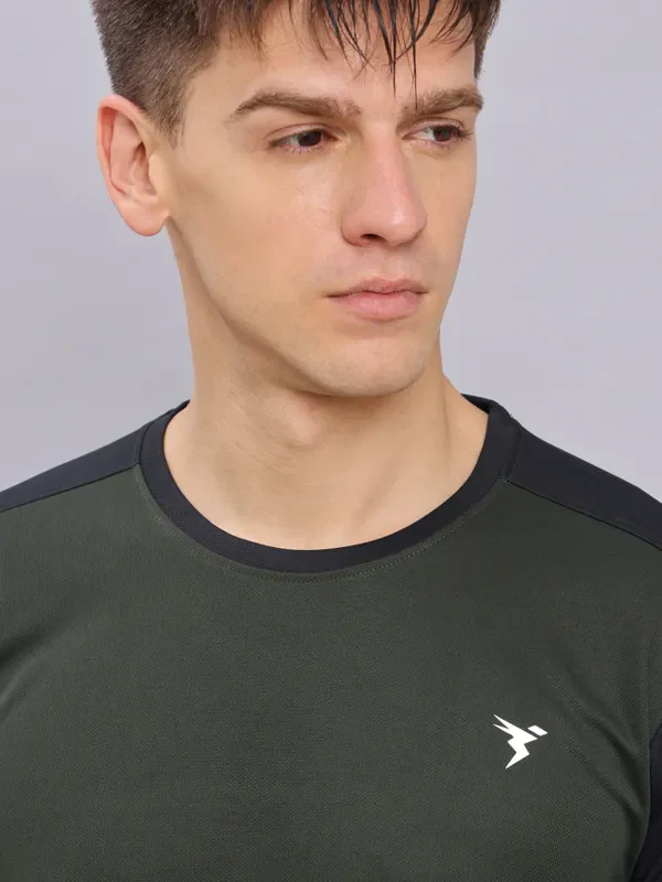 Men Colorblock Slim Fit Crew Neck T-shirt with TECHNO COOL+ - Image 5