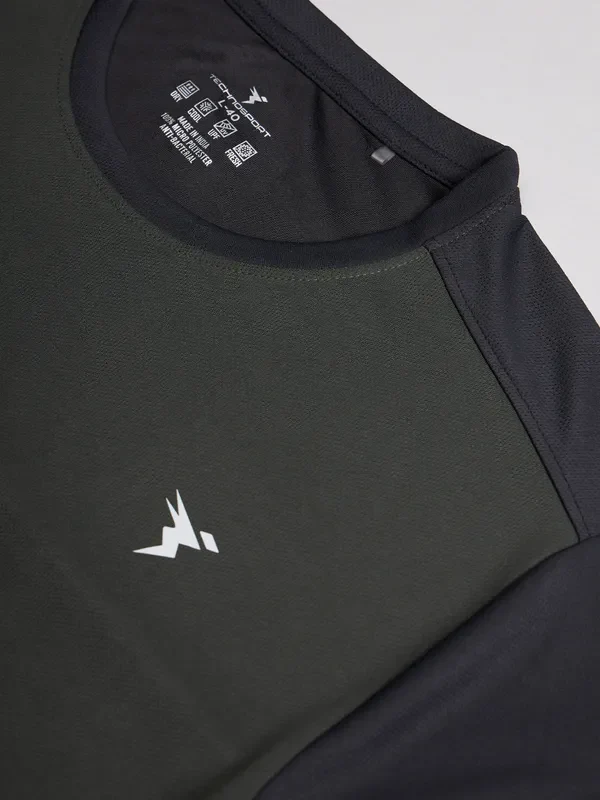 Men Colorblock Slim Fit Crew Neck T-shirt with TECHNO COOL+ - Image 7