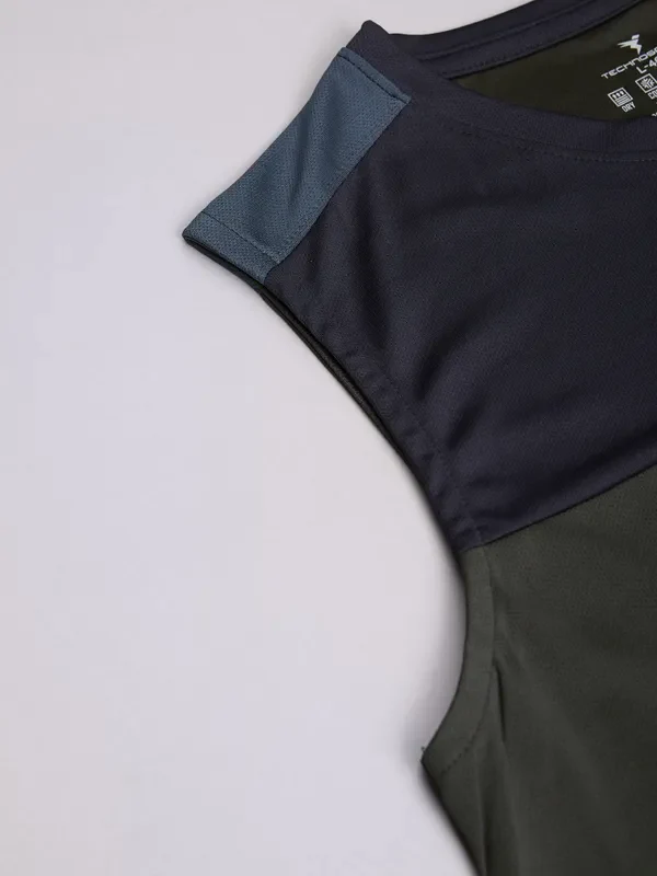Men Colorblock Slim Fit Crew Neck Innerwear Vest with TECHNO COOL+ - Image 7