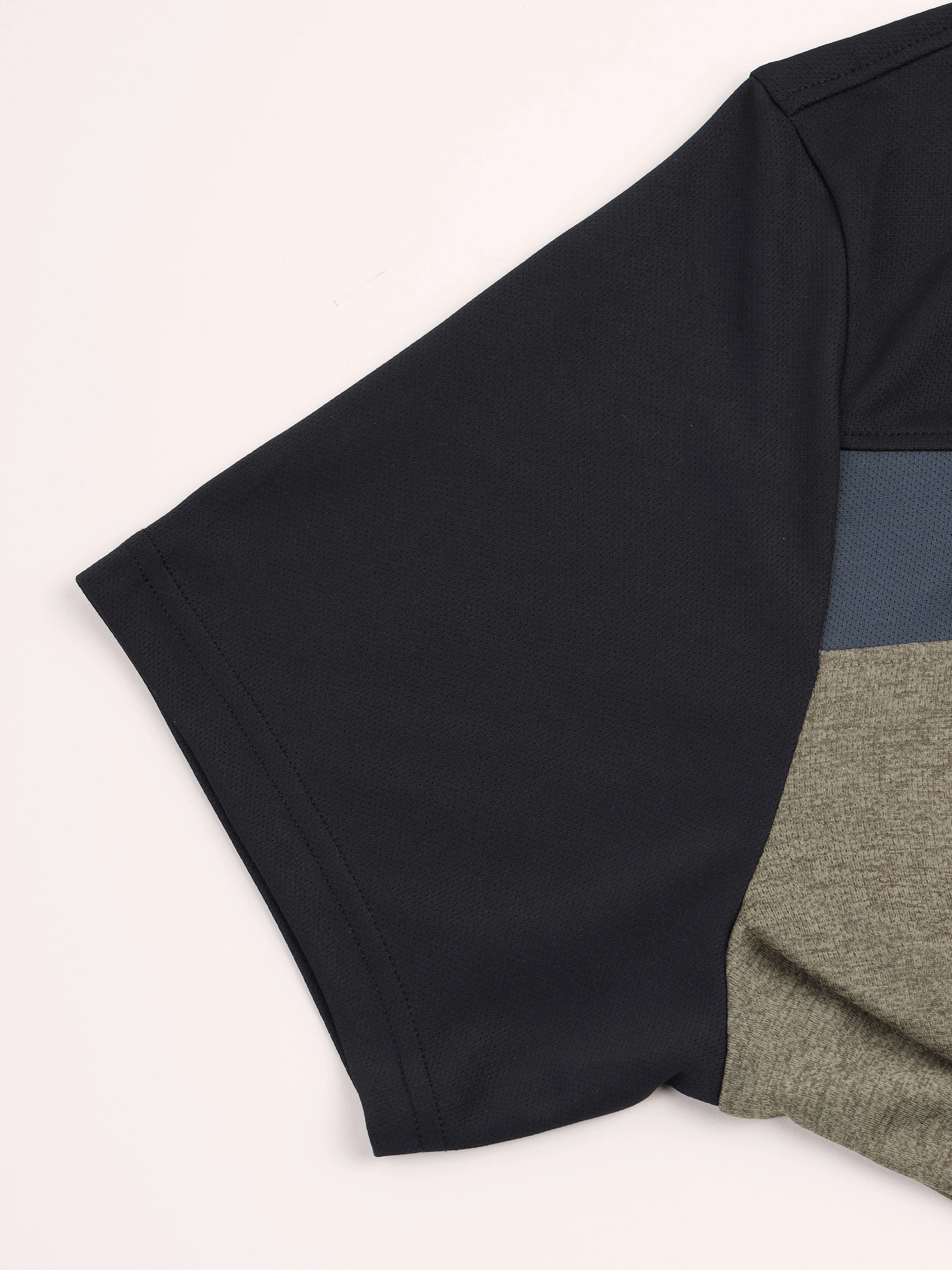Men Colorblock Slim Fit Polo T-shirt with DOUBLE COOL - Image 8