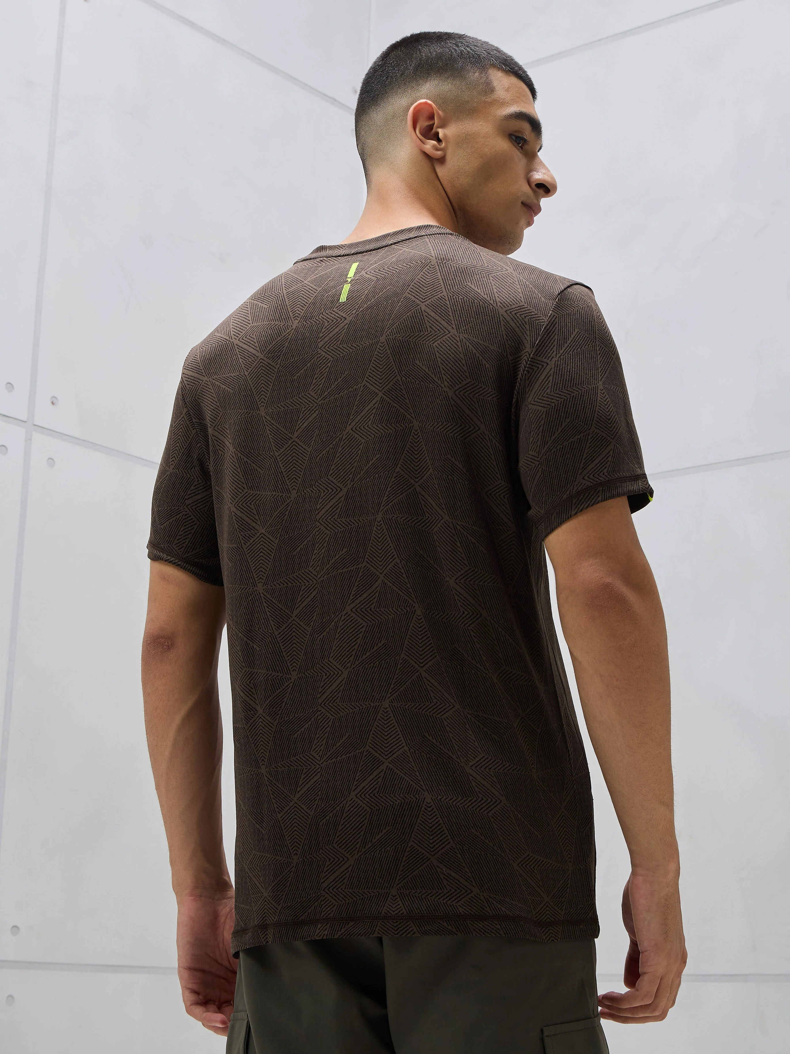 Men Jacquard Slim Fit Crew Neck T-shirt with DOUBLE COOL - Image 4