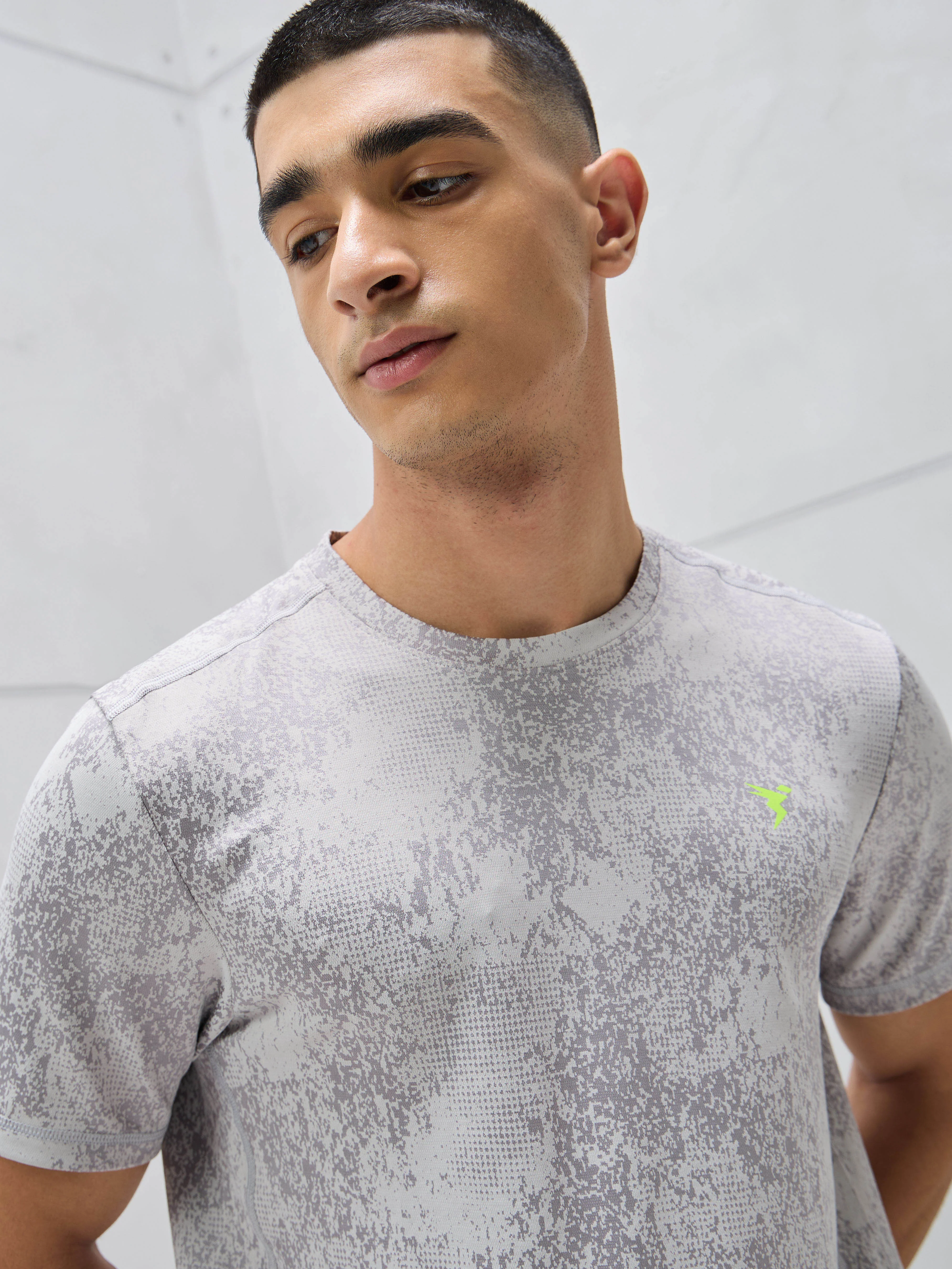 Men Jacquard Slim Fit Crew Neck T-shirt with DOUBLE COOL - Image 6