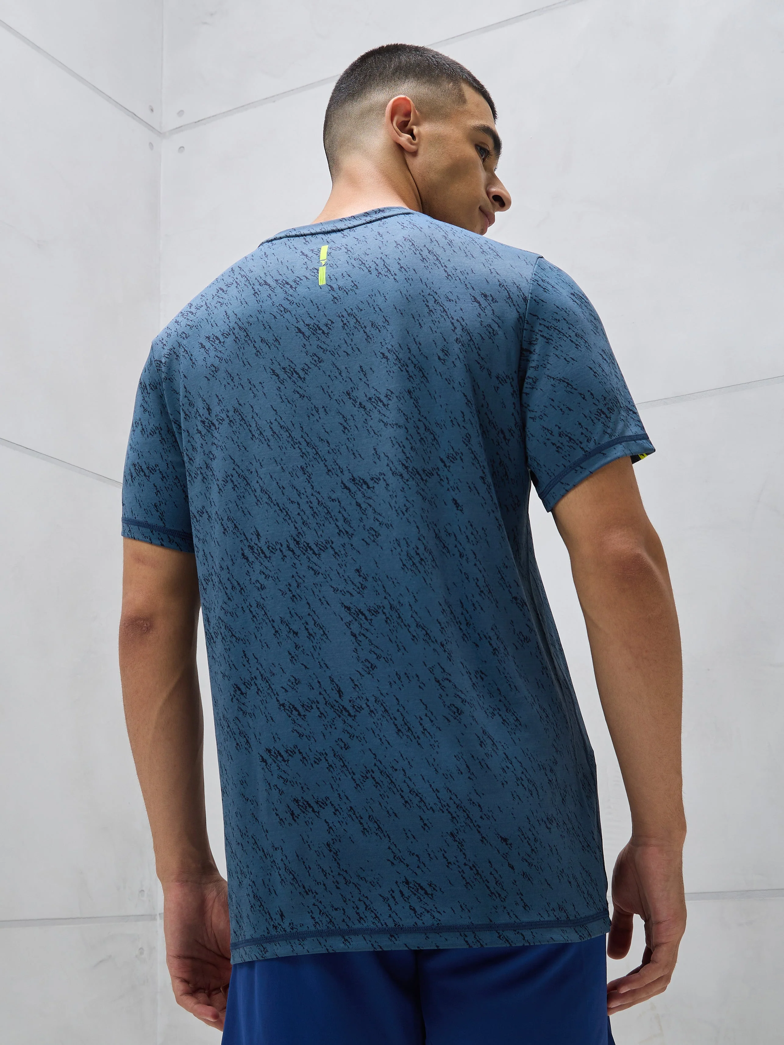 Men Jacquard Slim Fit Crew Neck T-shirt with DOUBLE COOL - Image 4