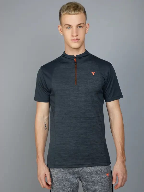 Men Melange Slim Fit Mock Neck T-shirt with TECHNO COOL+