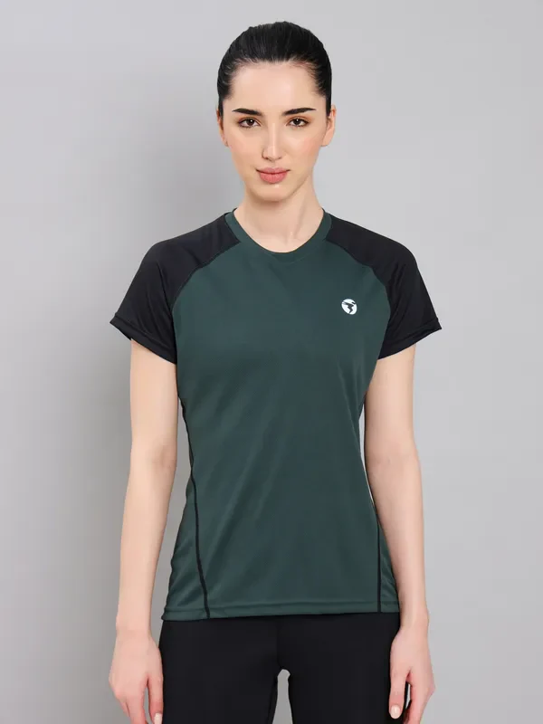 Women Colorblock Slim Fit Crew Neck T-shirt with TECHNO COOL+