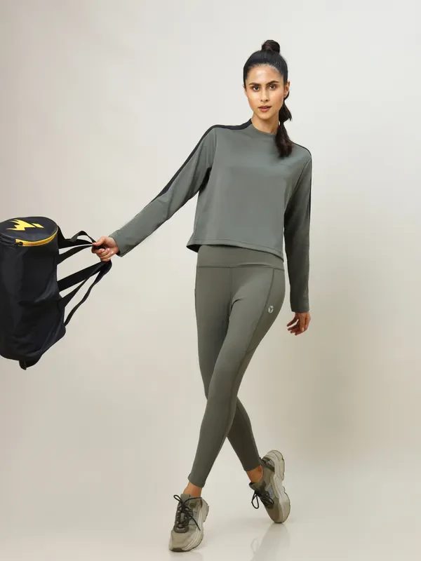 Women Colorblock Slim Fit Crew Neck Pullover with ELASTO PLUS - Image 5