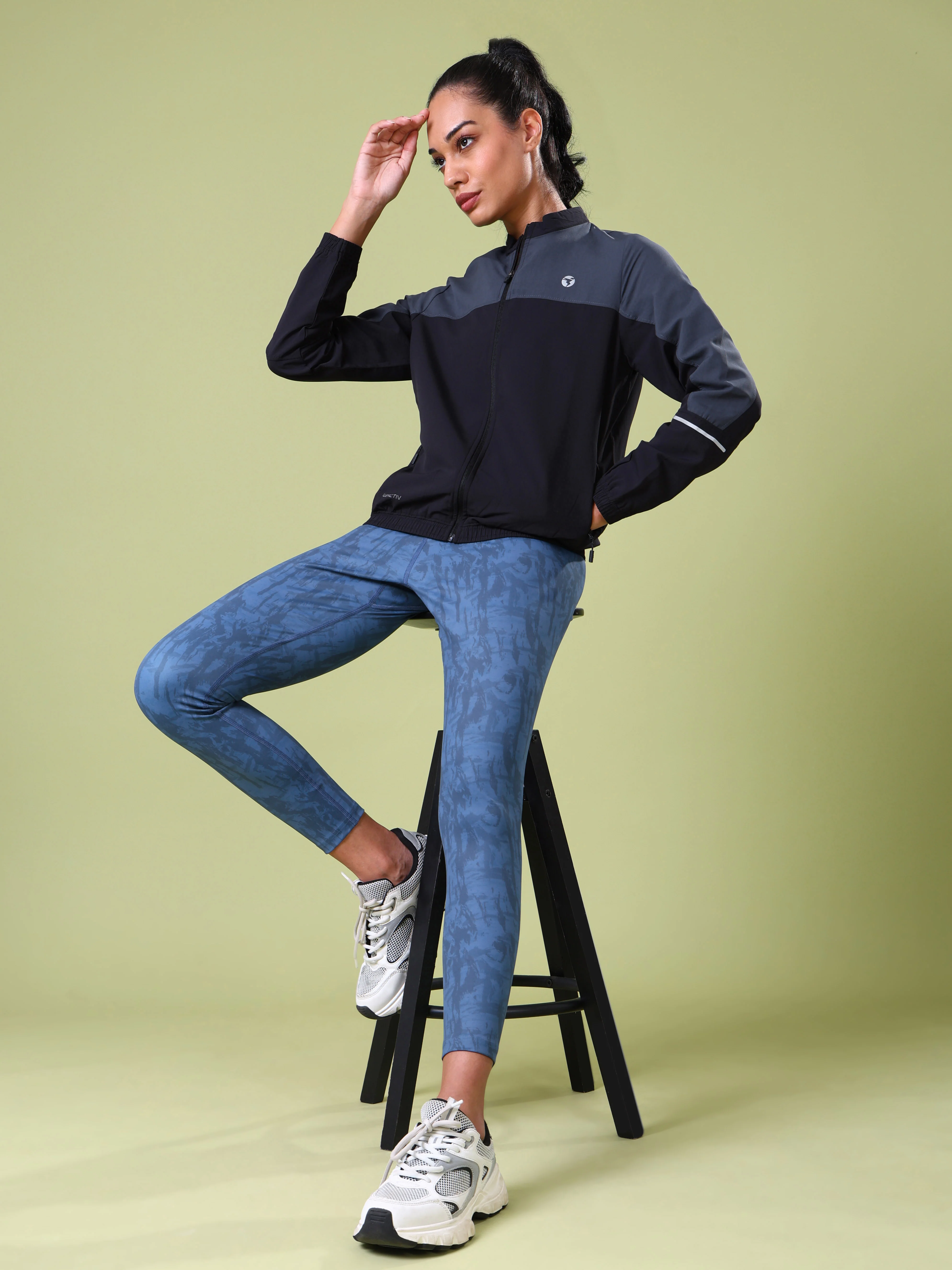 Women Colorblock Slim Fit Mock Neck Sports Jacket with TECHNOLITE - Image 5