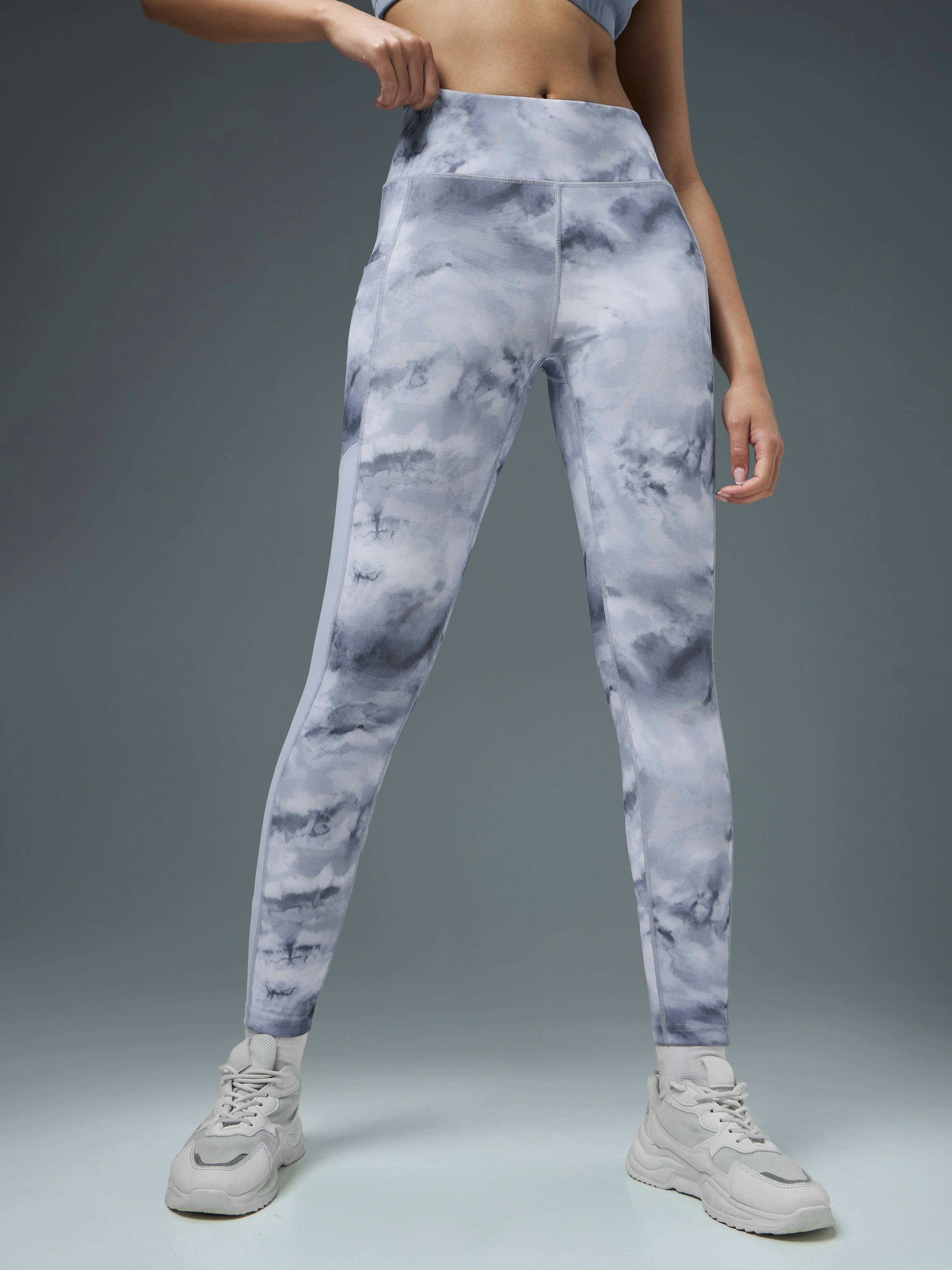 Women Printed Slim Fit Tights with ELASTO PLUS