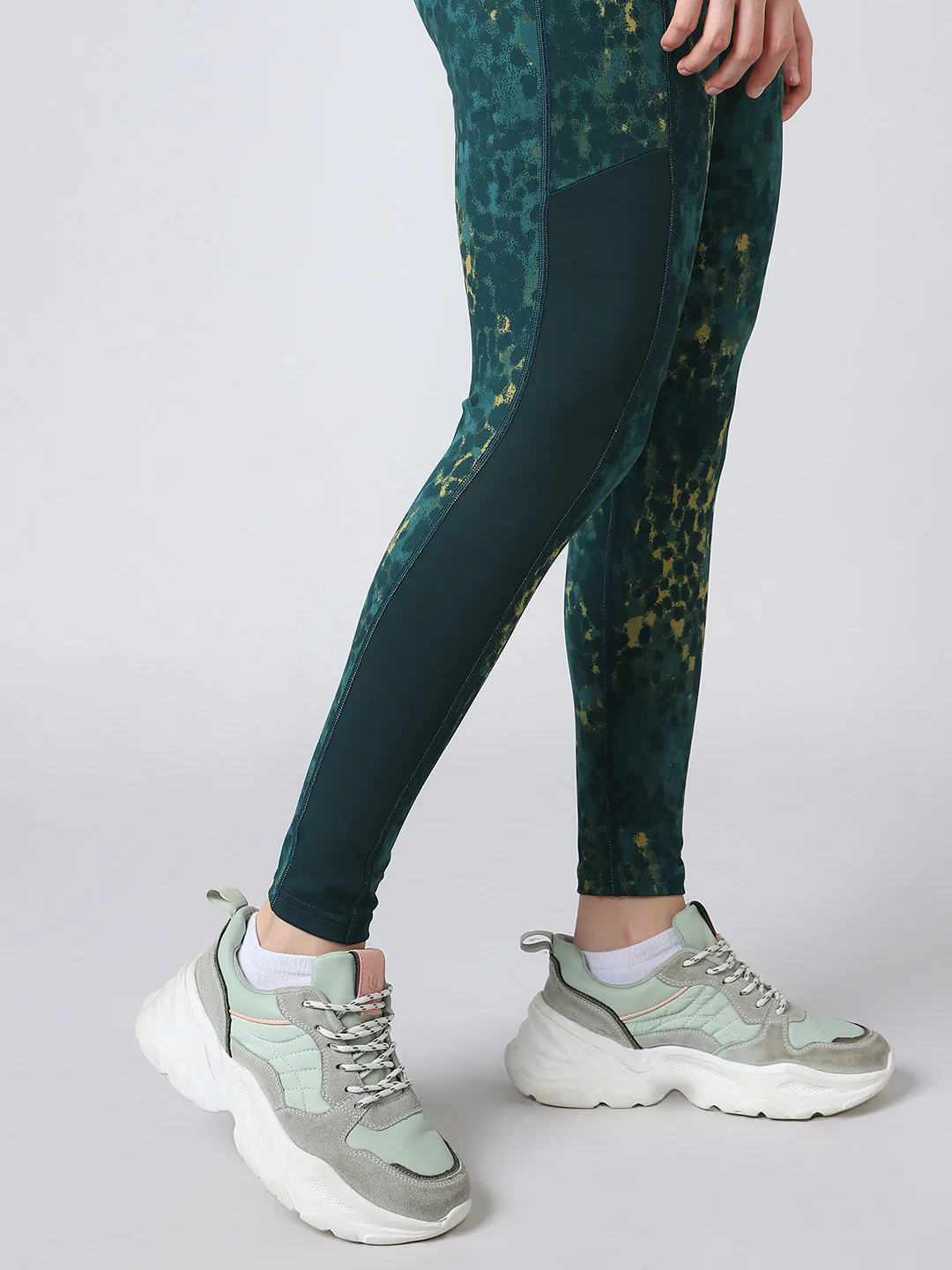 Women Printed Slim Fit Tights with ELASTO PLUS - Image 9