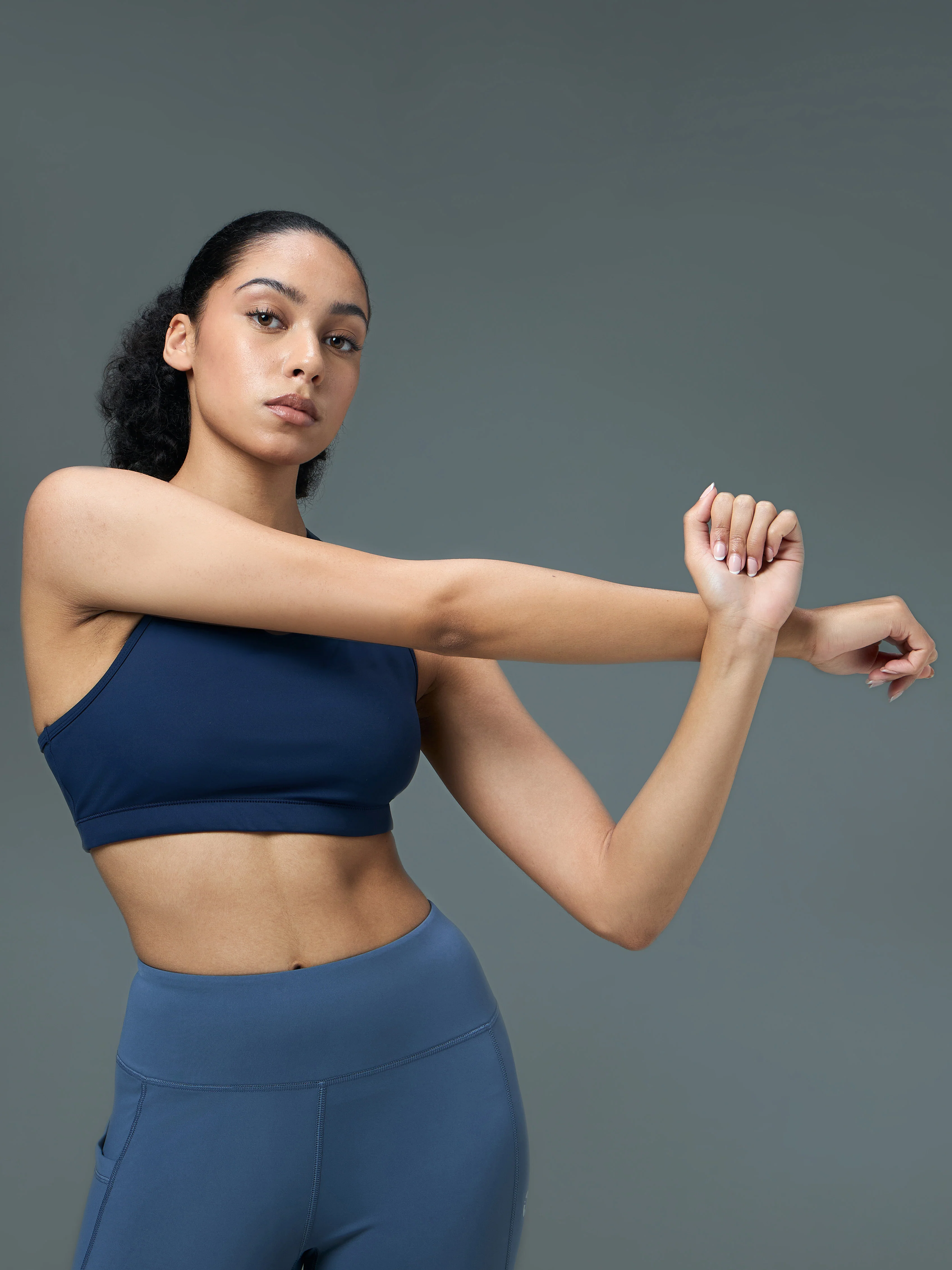 Women Slim Fit Scoop Neck Sports Bra with ELASTO PLUS for Training - Image 4